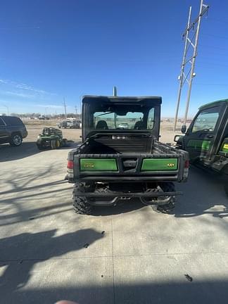 Image of John Deere XUV 835M equipment image 2