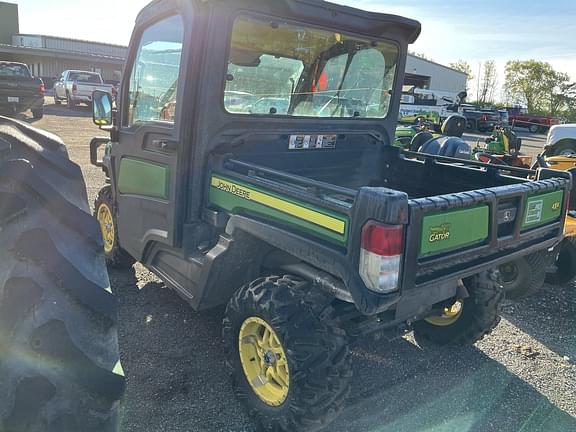 Image of John Deere XUV 835M equipment image 2