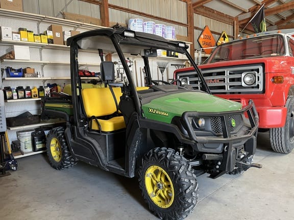 2018 John Deere XUV 835M Equipment Image0