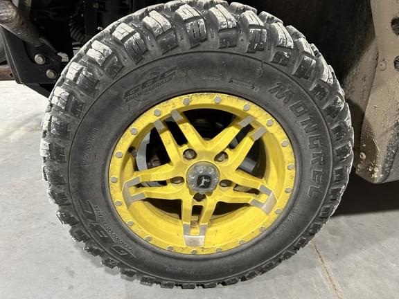 Image of John Deere XUV 835M equipment image 2