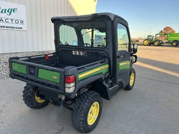 Image of John Deere XUV 835M equipment image 2