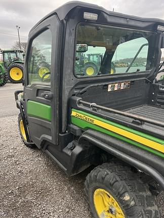 Image of John Deere XUV 835M equipment image 2