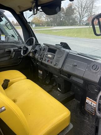 Image of John Deere XUV 835M equipment image 3