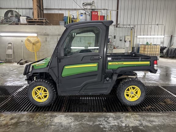 Image of John Deere XUV 835M equipment image 1