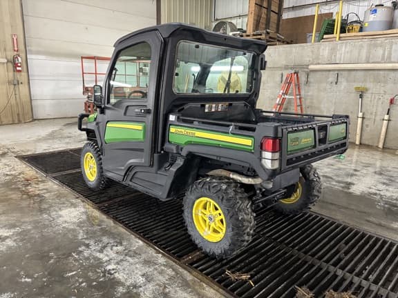 Image of John Deere XUV 835M equipment image 2