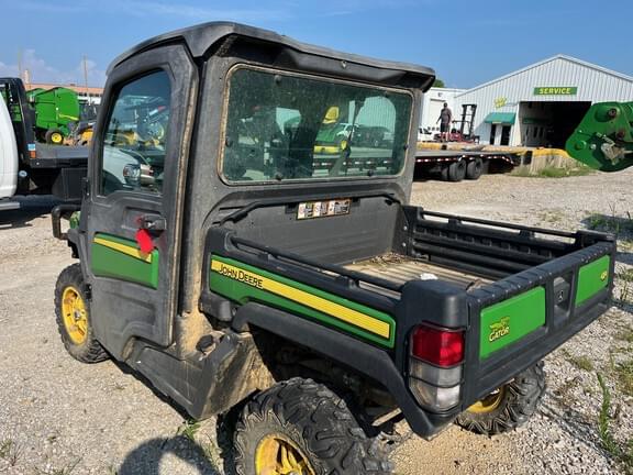 Image of John Deere XUV 835M equipment image 1