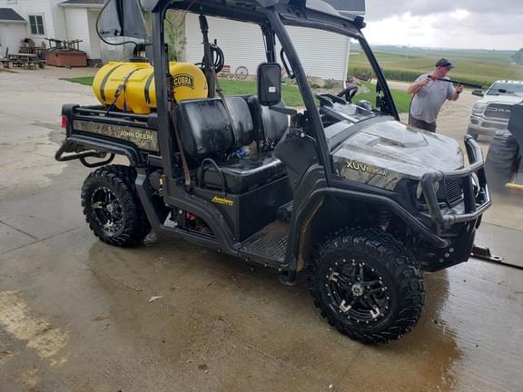 Image of John Deere XUV 835M equipment image 2