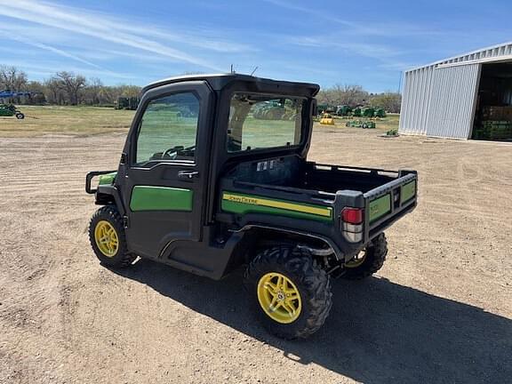 Image of John Deere XUV 835M equipment image 2