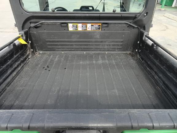 Image of John Deere XUV 835M equipment image 4