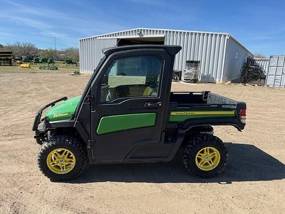 Image of John Deere XUV 835M equipment image 1