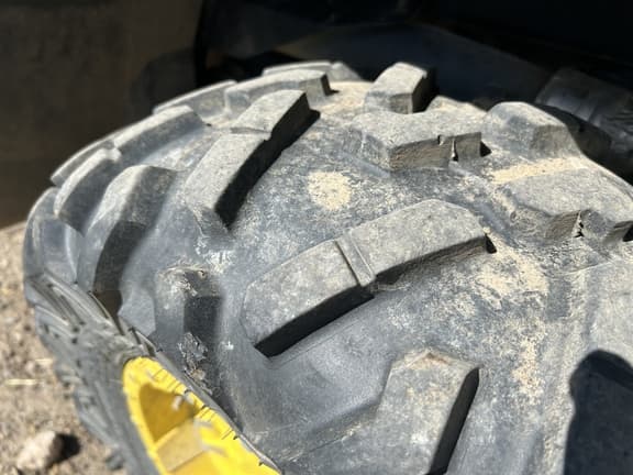 Image of John Deere XUV 835M equipment image 3