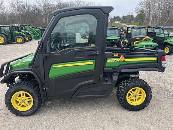 Image of John Deere XUV 835M equipment image 1