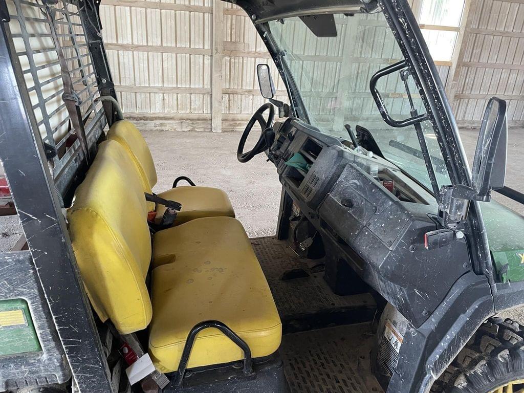 Image of John Deere XUV 835M Image 1