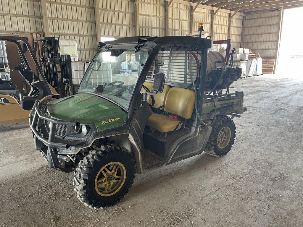 2018 John Deere XUV 835M Equipment Image0