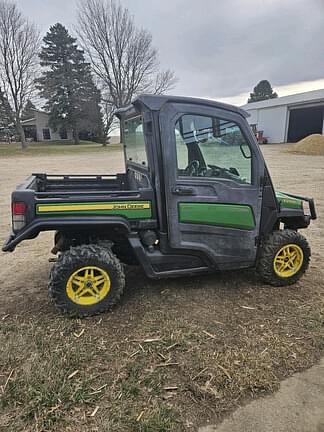 Image of John Deere XUV 835M Primary image