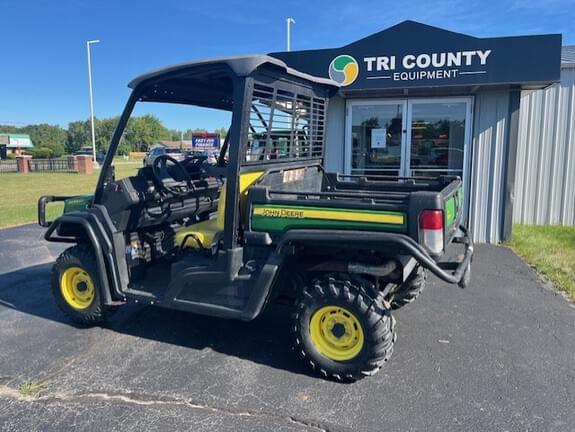 Image of John Deere XUV 835M equipment image 1