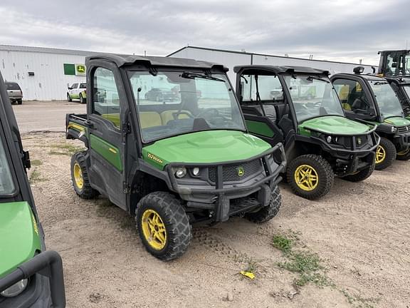 Image of John Deere XUV 835M equipment image 1