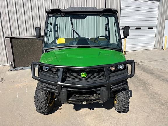 Image of John Deere XUV 835M equipment image 1