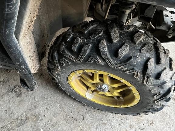 Image of John Deere XUV 835M equipment image 4