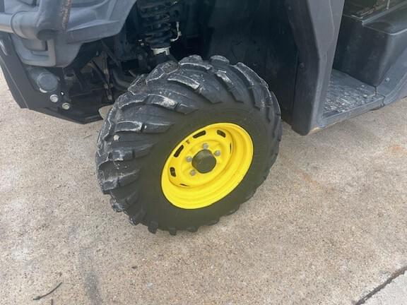 Image of John Deere XUV 835M equipment image 3