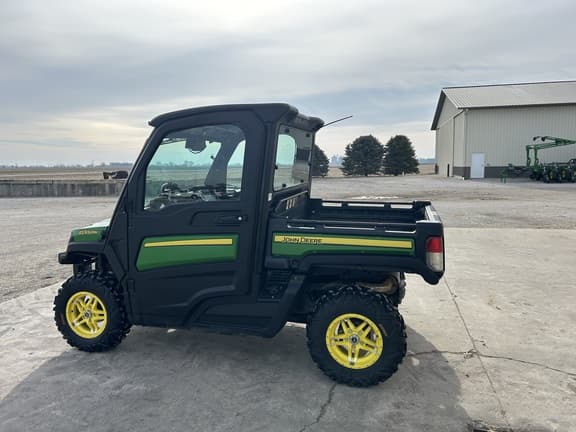 Image of John Deere XUV 835M equipment image 1