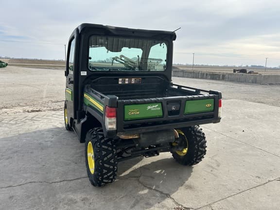 Image of John Deere XUV 835M equipment image 2
