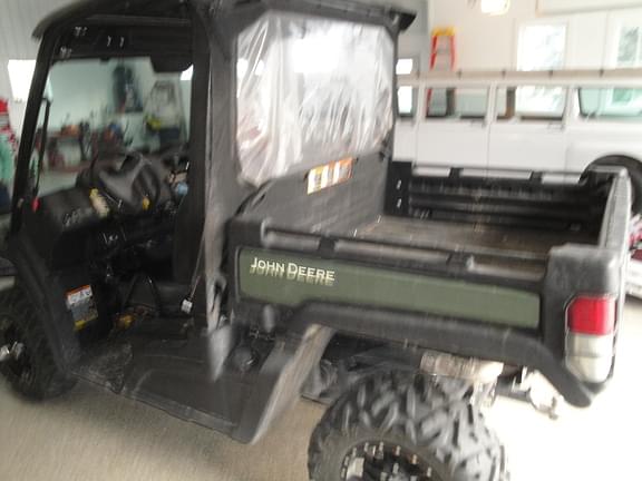 Image of John Deere XUV 835M equipment image 4