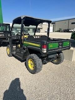 Image of John Deere XUV 835M equipment image 1