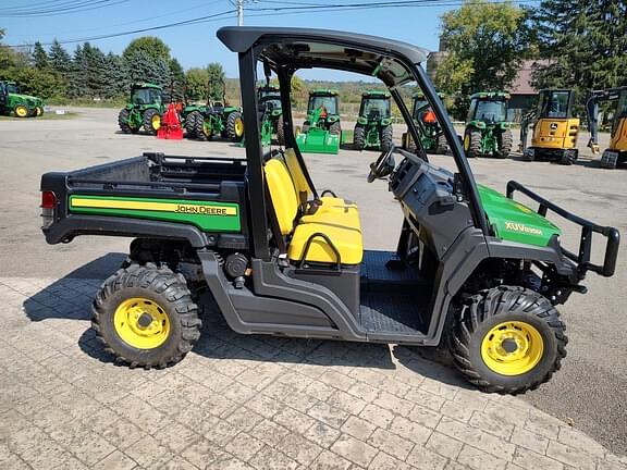 Image of John Deere XUV 835M equipment image 2