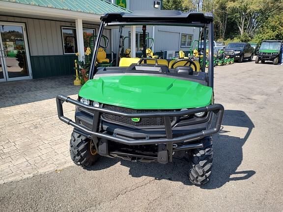 Image of John Deere XUV 835M equipment image 1