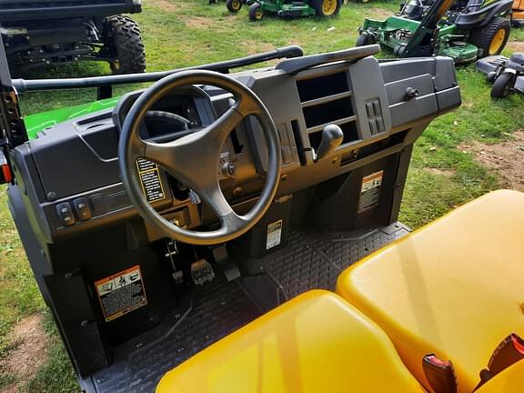 Image of John Deere XUV 835M equipment image 4