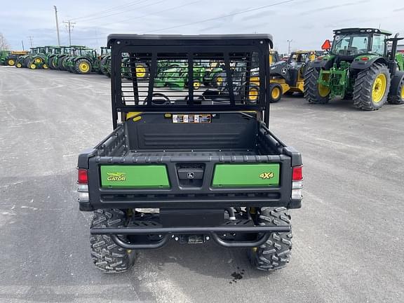 Image of John Deere XUV 835M equipment image 3