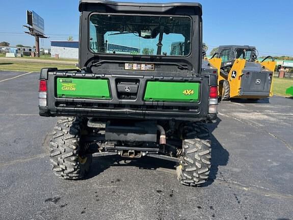 Image of John Deere XUV 835M equipment image 1