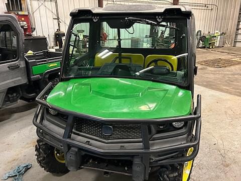 Image of John Deere XUV 835M Primary image