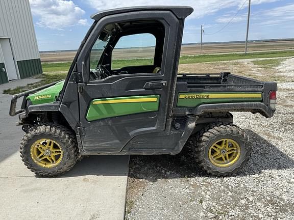 Image of John Deere XUV 835M equipment image 2