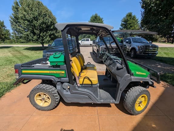 Image of John Deere XUV 835M equipment image 4