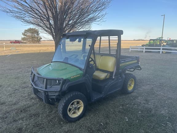 Image of John Deere XUV 835M equipment image 2