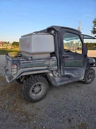 Image of John Deere XUV 835M equipment image 1