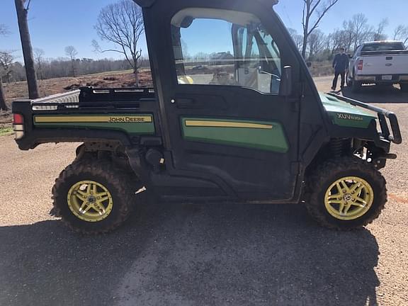 Image of John Deere XUV 835M equipment image 1