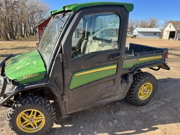 Main image John Deere XUV 835R