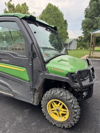 Image of John Deere XUV 835R equipment image 1