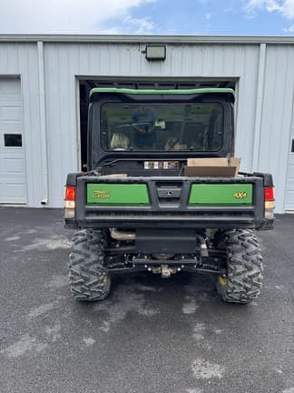 Image of John Deere XUV 835R equipment image 3
