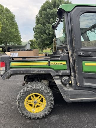 Image of John Deere XUV 835R equipment image 2