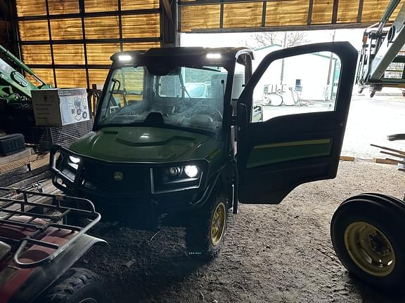 Image of John Deere XUV 835R Primary image