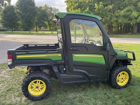 Image of John Deere XUV 835R Primary image