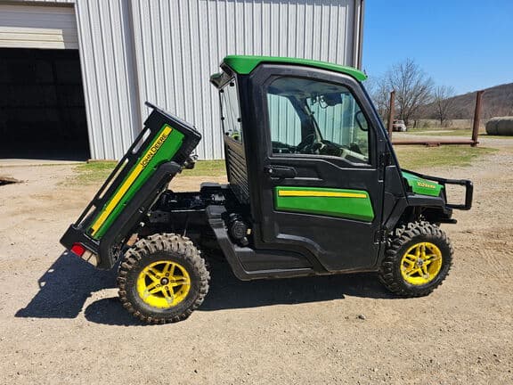 Image of John Deere XUV 835R equipment image 3