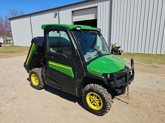 Image of John Deere XUV 835R equipment image 2
