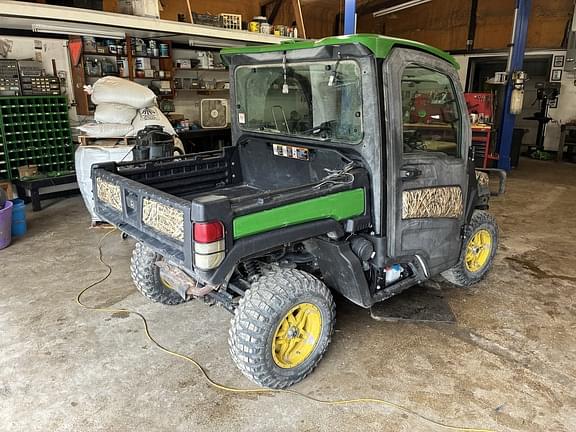 Image of John Deere XUV 835R equipment image 4