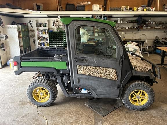 Image of John Deere XUV 835R equipment image 3