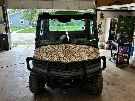 Image of John Deere XUV 835R equipment image 1